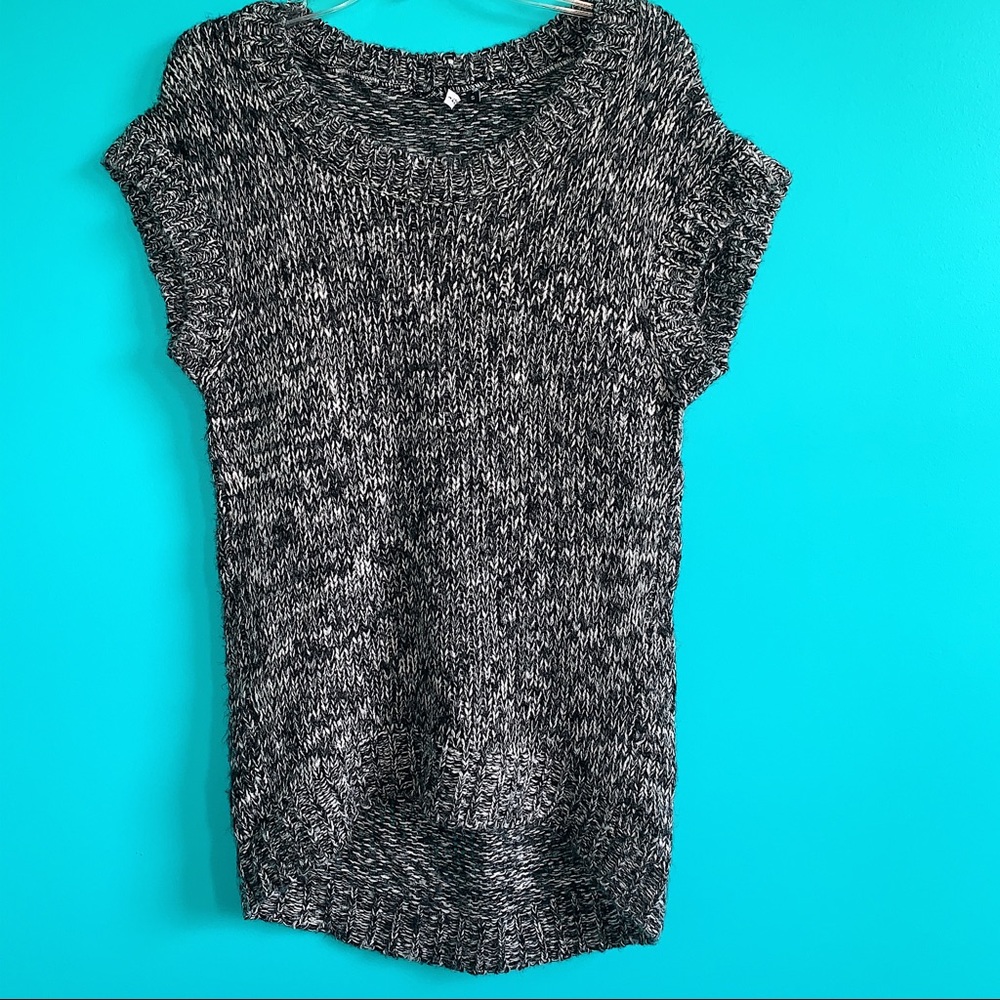 Gray Short Sleeve High Low Wooven Shirt